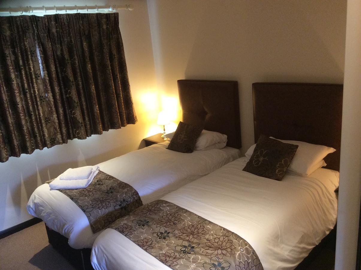 The Coach & Horses Inn Chislehampton Eksteriør bilde
